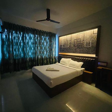 B Six Hotel Bangalore Bagian luar foto