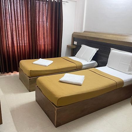 B Six Hotel Bangalore Bagian luar foto