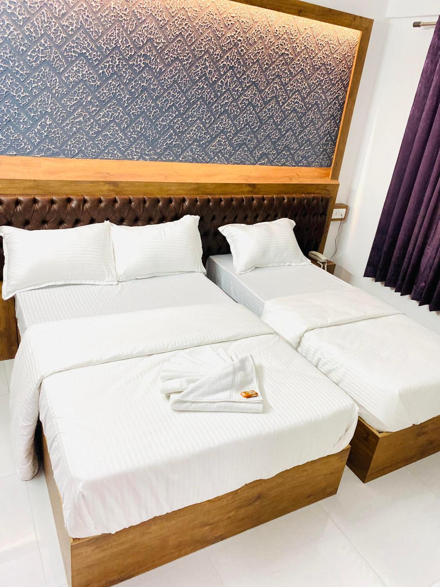 B Six Hotel Bangalore Bagian luar foto