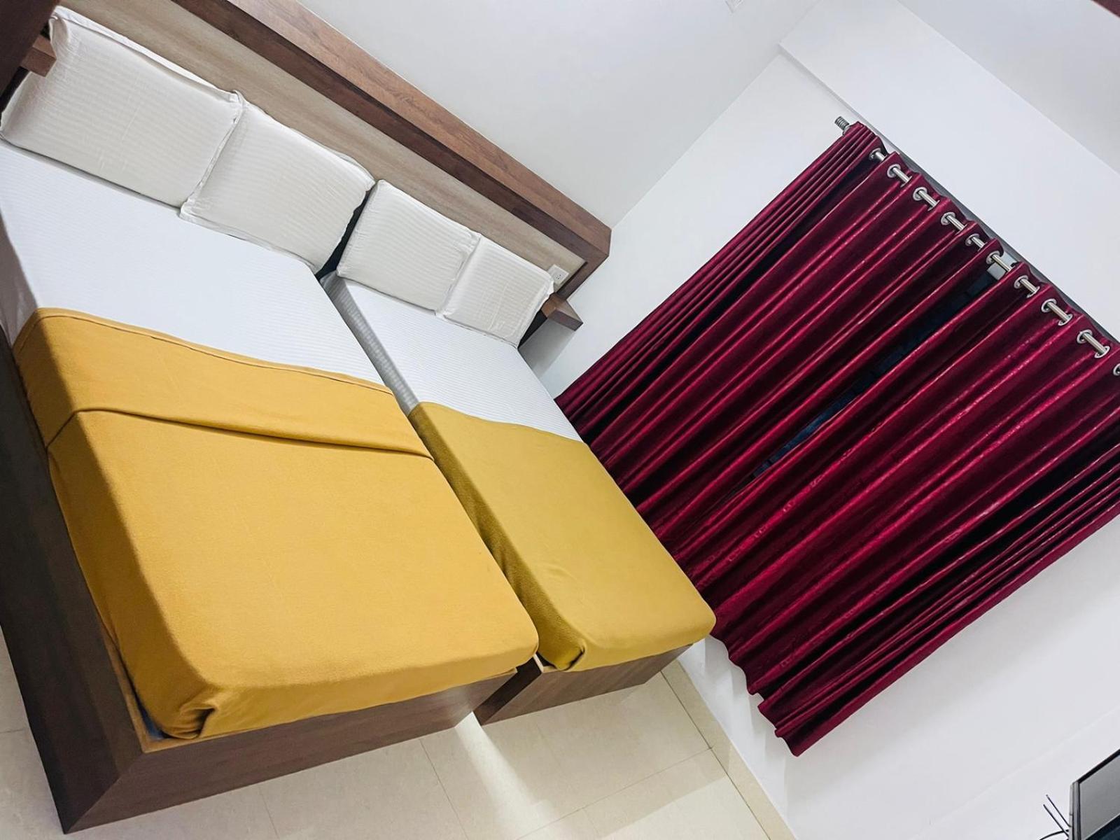 B Six Hotel Bangalore Bagian luar foto