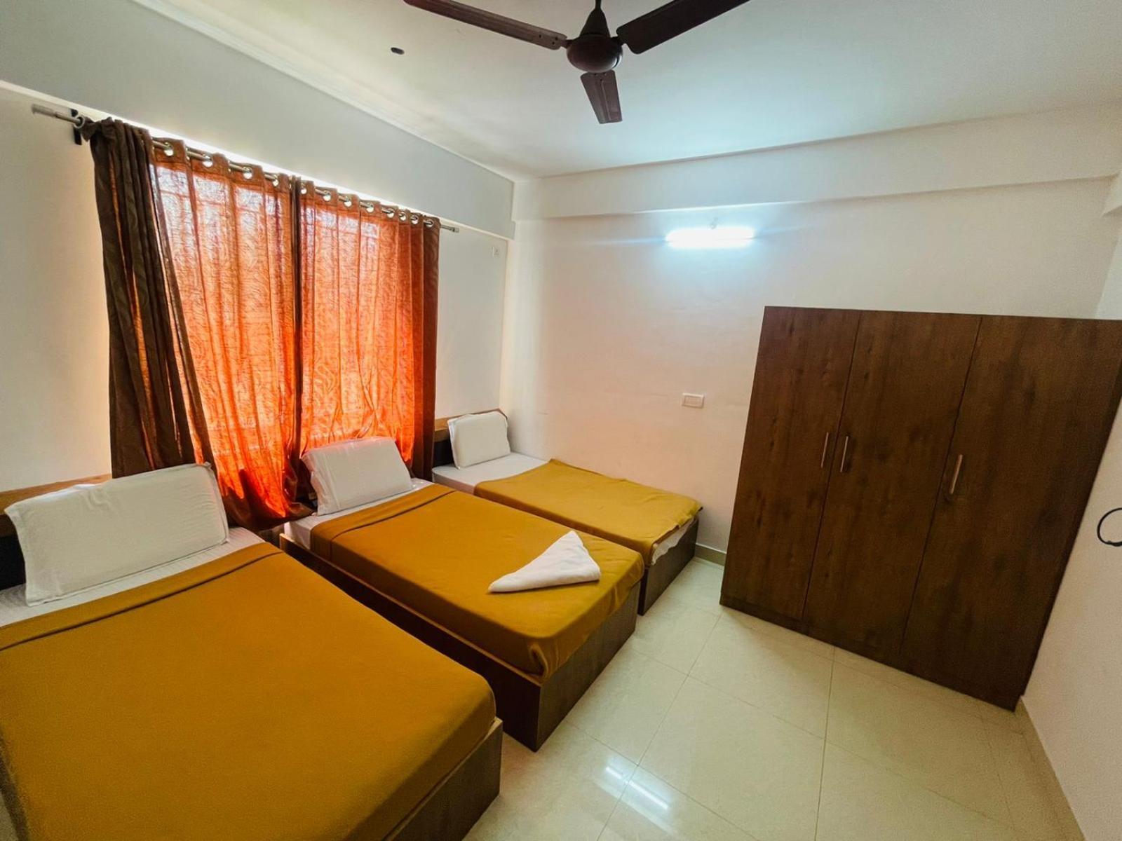 B Six Hotel Bangalore Bagian luar foto