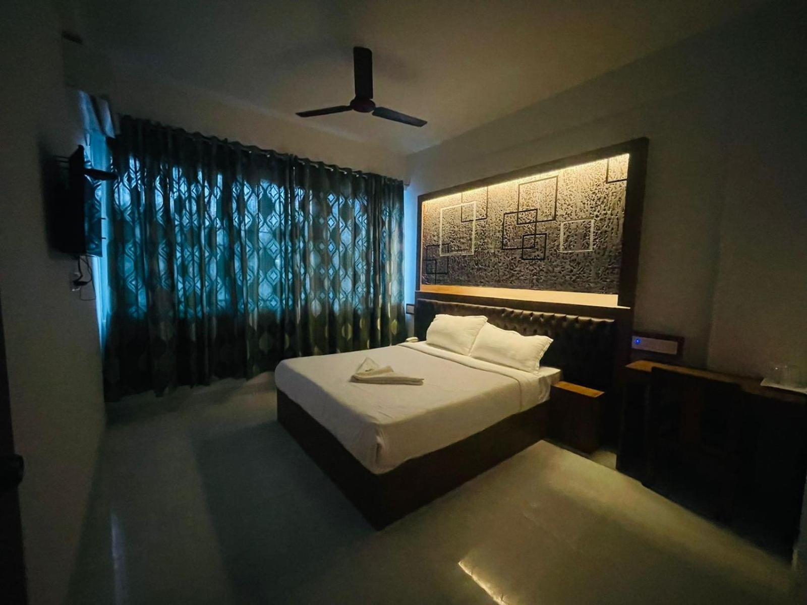 B Six Hotel Bangalore Bagian luar foto