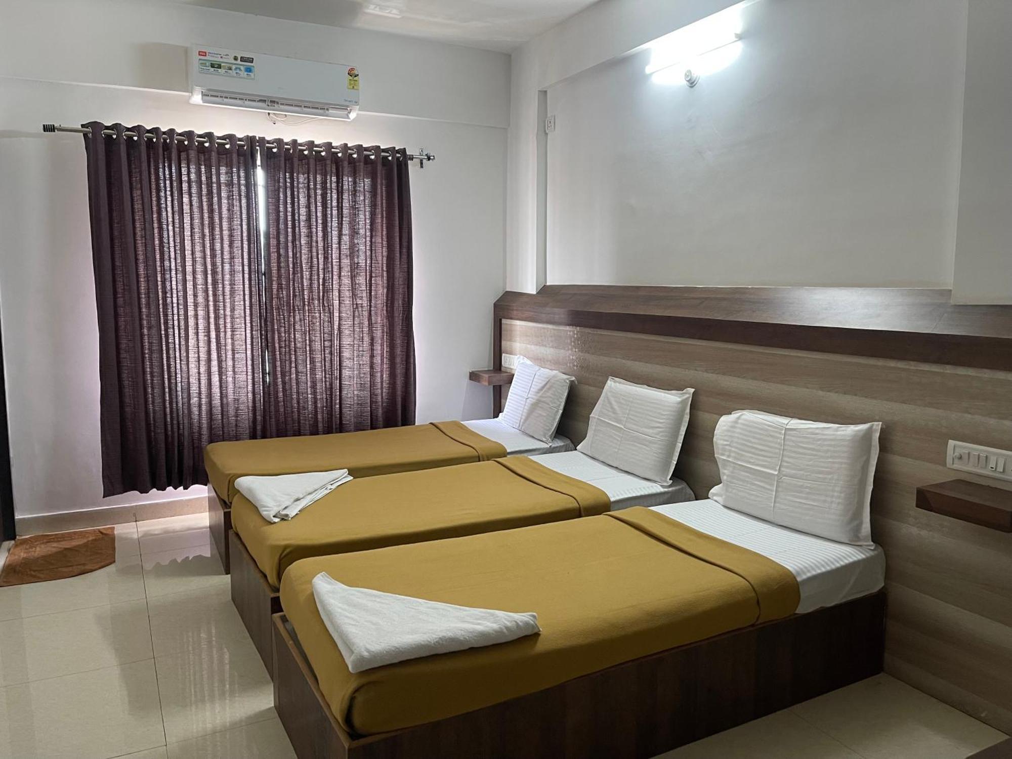 B Six Hotel Bangalore Bagian luar foto