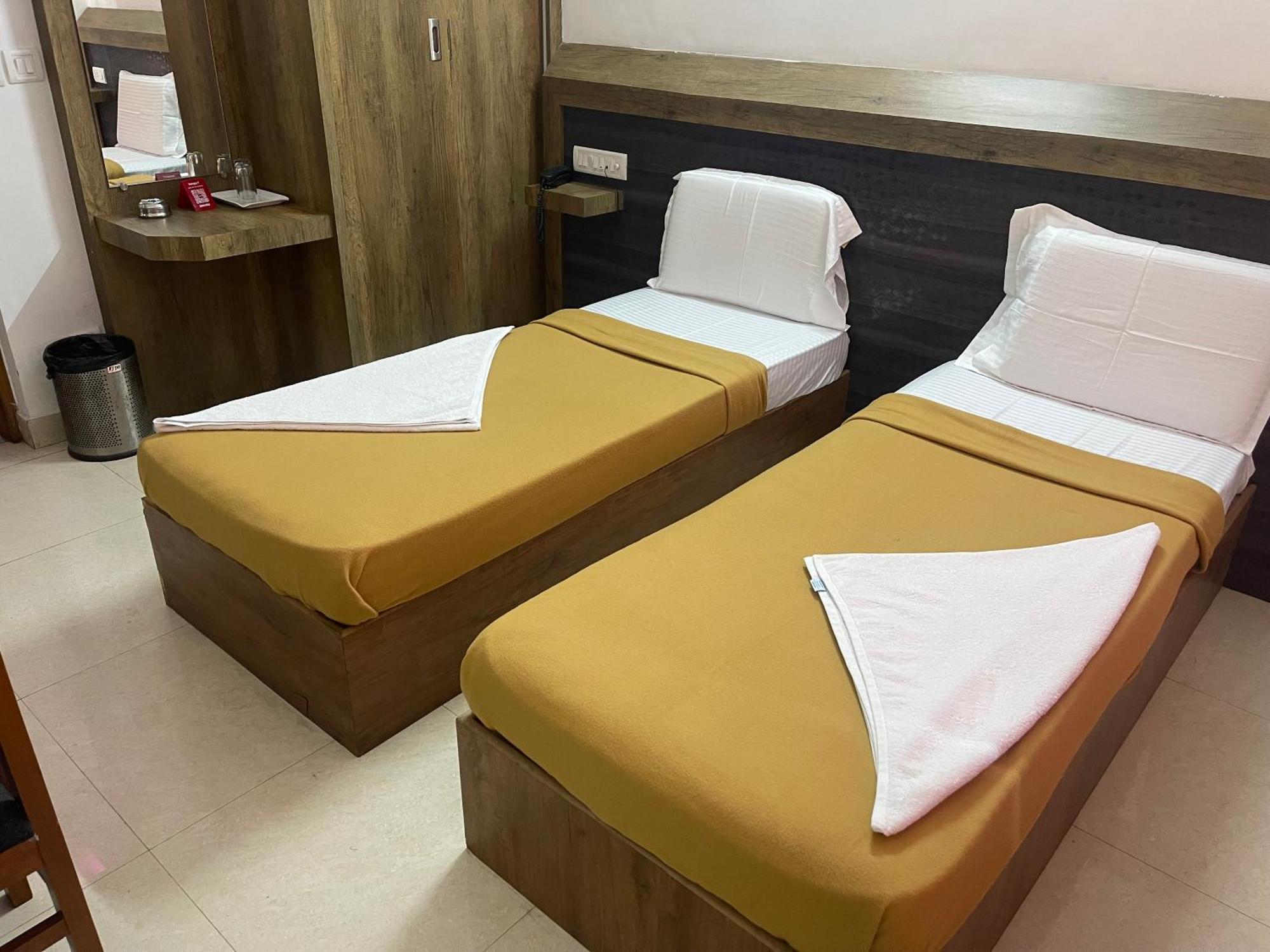 B Six Hotel Bangalore Bagian luar foto