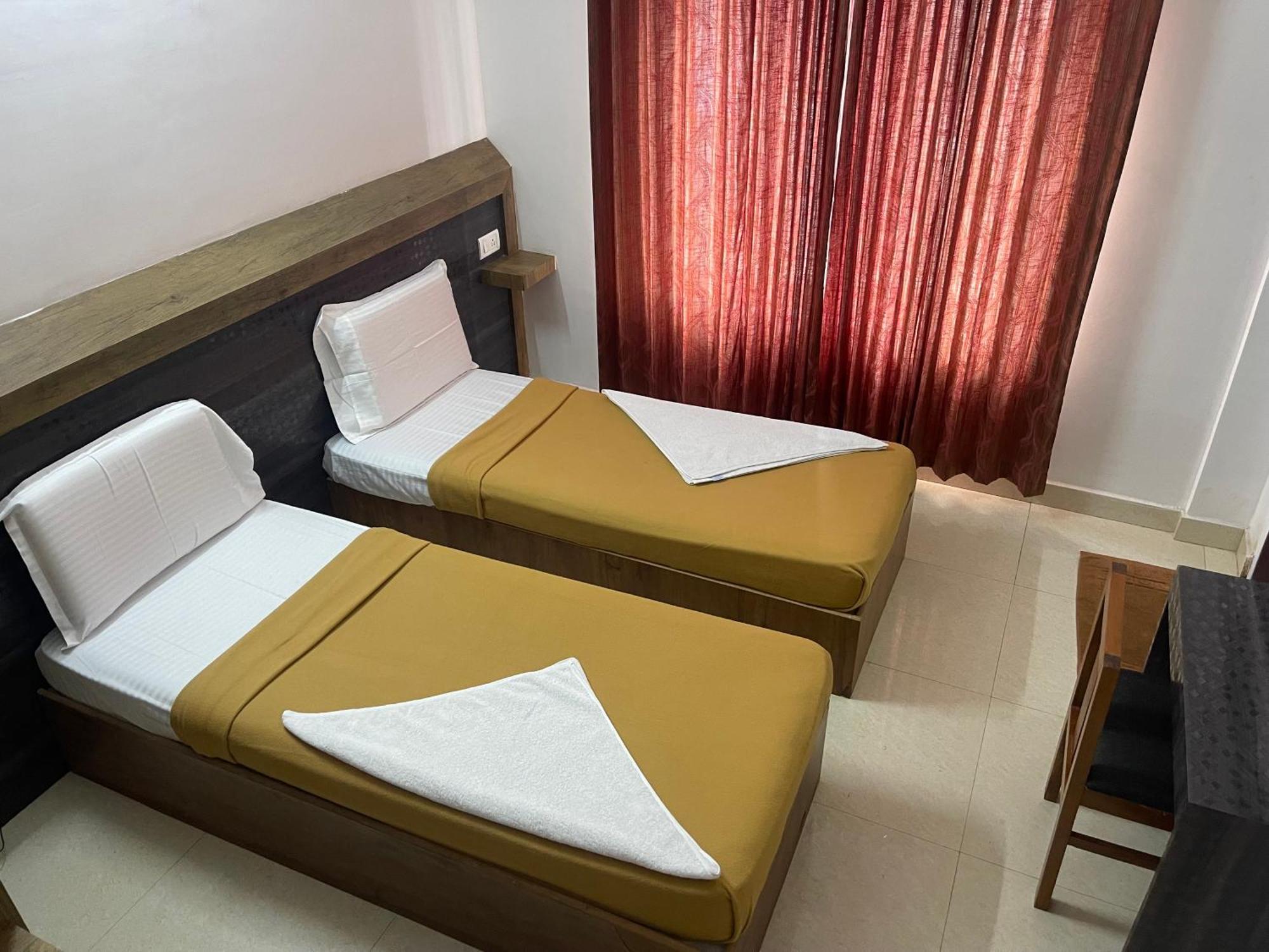 B Six Hotel Bangalore Bagian luar foto